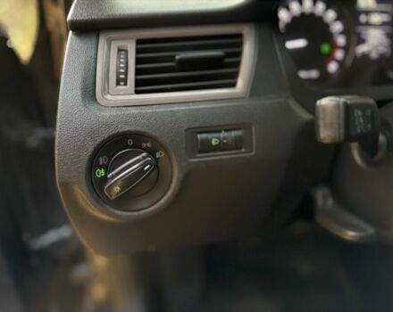 Черный Шкода Рапид, объемом двигателя 1.6 л и пробегом 260 тыс. км за 7200 $, фото 9 на Automoto.ua