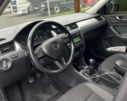 Черный Шкода Рапид, объемом двигателя 1.2 л и пробегом 175 тыс. км за 8000 $, фото 9 на Automoto.ua