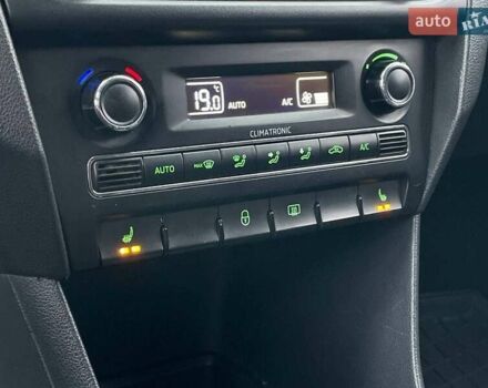 Черный Шкода Рапид, объемом двигателя 1.2 л и пробегом 197 тыс. км за 7690 $, фото 25 на Automoto.ua