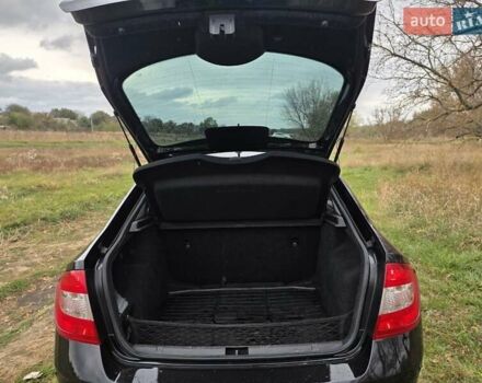 Черный Шкода Рапид, объемом двигателя 1.2 л и пробегом 350 тыс. км за 9000 $, фото 10 на Automoto.ua