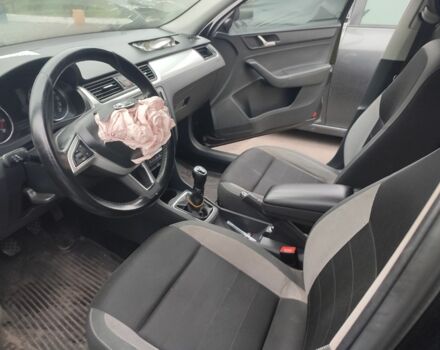 Черный Шкода Рапид, объемом двигателя 0 л и пробегом 350 тыс. км за 4300 $, фото 5 на Automoto.ua