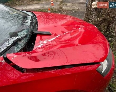 Красный Шкода Рапид, объемом двигателя 1.39 л и пробегом 150 тыс. км за 4900 $, фото 4 на Automoto.ua