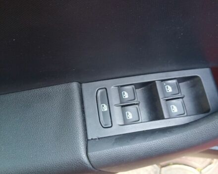 Красный Шкода Рапид, объемом двигателя 1.2 л и пробегом 248 тыс. км за 4950 $, фото 10 на Automoto.ua