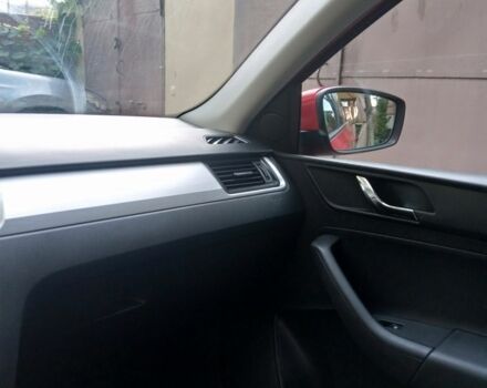 Красный Шкода Рапид, объемом двигателя 1.2 л и пробегом 248 тыс. км за 4950 $, фото 2 на Automoto.ua