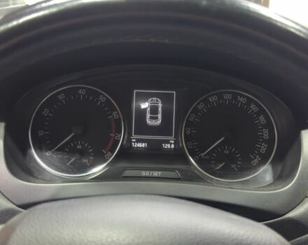 Красный Шкода Рапид, объемом двигателя 1.2 л и пробегом 124 тыс. км за 6000 $, фото 6 на Automoto.ua