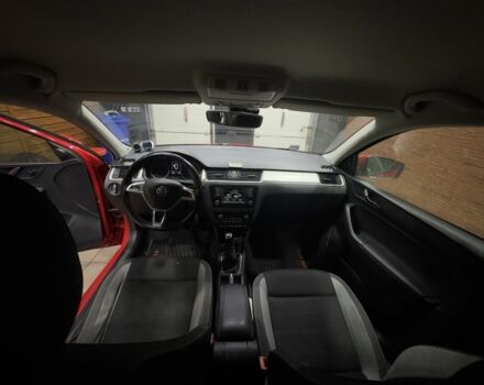 Красный Шкода Рапид, объемом двигателя 1.2 л и пробегом 124 тыс. км за 6000 $, фото 4 на Automoto.ua