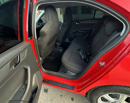 Красный Шкода Рапид, объемом двигателя 1.6 л и пробегом 320 тыс. км за 7800 $, фото 9 на Automoto.ua