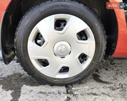 Червоний Шкода Рапід, об'ємом двигуна 1.2 л та пробігом 76 тис. км за 9000 $, фото 12 на Automoto.ua