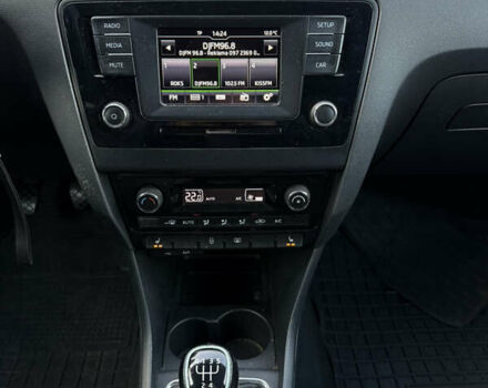 Красный Шкода Рапид, объемом двигателя 1.6 л и пробегом 333 тыс. км за 6500 $, фото 16 на Automoto.ua