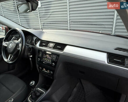 Красный Шкода Рапид, объемом двигателя 1.6 л и пробегом 333 тыс. км за 6500 $, фото 19 на Automoto.ua