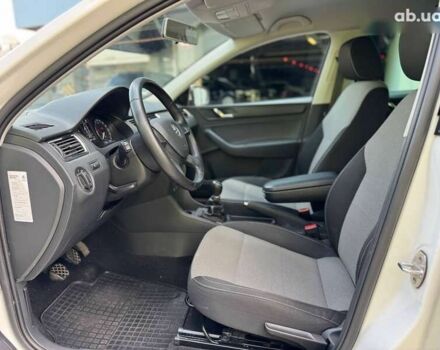 Шкода Рапід, об'ємом двигуна 1.6 л та пробігом 215 тис. км за 10500 $, фото 15 на Automoto.ua