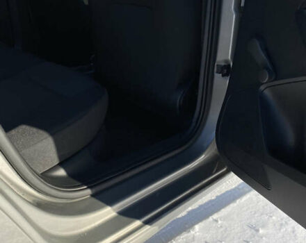 Серый Шкода Рапид, объемом двигателя 1.2 л и пробегом 120 тыс. км за 7300 $, фото 6 на Automoto.ua