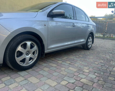 Сірий Шкода Рапід, об'ємом двигуна 1.2 л та пробігом 112 тис. км за 8000 $, фото 7 на Automoto.ua