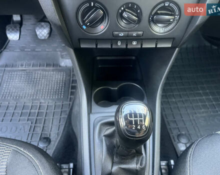 Сірий Шкода Рапід, об'ємом двигуна 1.2 л та пробігом 112 тис. км за 8000 $, фото 23 на Automoto.ua