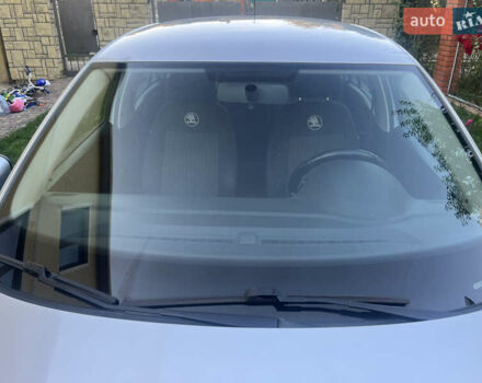 Сірий Шкода Рапід, об'ємом двигуна 1.2 л та пробігом 112 тис. км за 8000 $, фото 31 на Automoto.ua