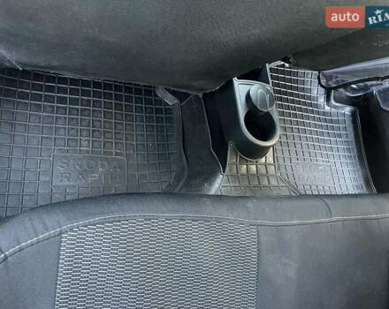 Сірий Шкода Рапід, об'ємом двигуна 1.2 л та пробігом 112 тис. км за 8000 $, фото 20 на Automoto.ua