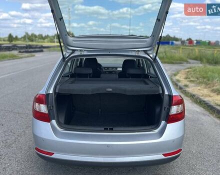 Сірий Шкода Рапід, об'ємом двигуна 1.2 л та пробігом 165 тис. км за 7800 $, фото 19 на Automoto.ua