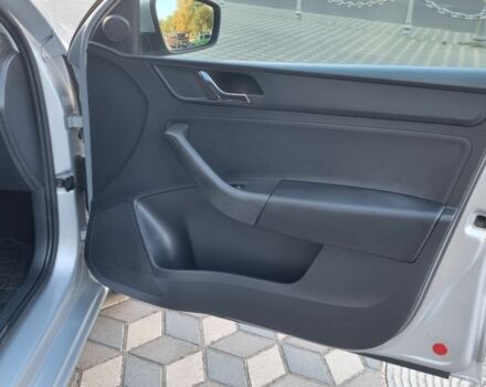 Серый Шкода Рапид, объемом двигателя 0 л и пробегом 59 тыс. км за 9200 $, фото 11 на Automoto.ua