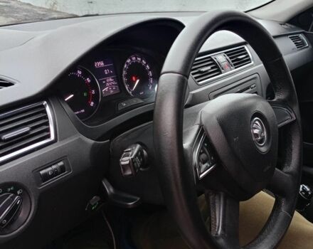 Серый Шкода Рапид, объемом двигателя 1.6 л и пробегом 270 тыс. км за 5800 $, фото 6 на Automoto.ua