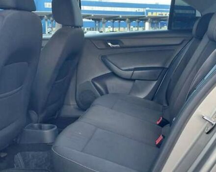 Сірий Шкода Рапід, об'ємом двигуна 1.2 л та пробігом 217 тис. км за 6200 $, фото 6 на Automoto.ua