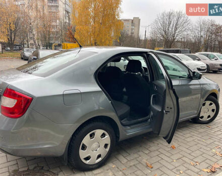 Серый Шкода Рапид, объемом двигателя 1.6 л и пробегом 178 тыс. км за 8500 $, фото 7 на Automoto.ua