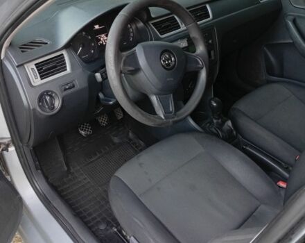 Шкода Рапид 2013 в Чернигове на Automoto.ua Серый Шкода Рапид, объемом двигателя 1.2 л и пробегом 390 тыс. км за 6000 $, фото 3 на Automoto.ua