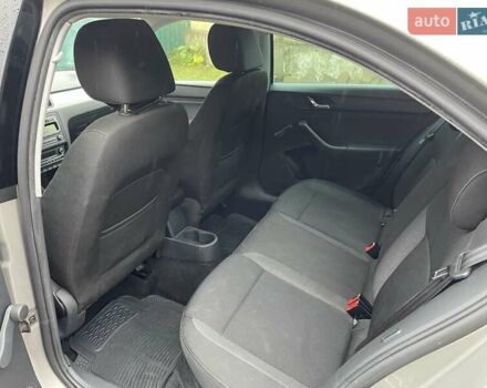 Серый Шкода Рапид, объемом двигателя 1.2 л и пробегом 183 тыс. км за 7300 $, фото 11 на Automoto.ua