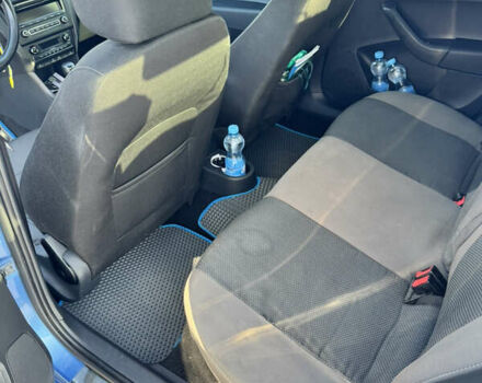 Шкода Рапид 2013 в Житомире на Automoto.ua Синий Шкода Рапид, объемом двигателя 1.2 л и пробегом 221 тыс. км за 8900 $, фото 12 на Automoto.ua