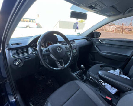 Шкода Рапид 2014 в Сарнах на Automoto.ua Синий Шкода Рапид, объемом двигателя 1.6 л и пробегом 299 тыс. км за 7800 $, фото 6 на Automoto.ua