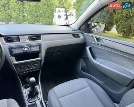Синій Шкода Рапід, об'ємом двигуна 1.4 л та пробігом 320 тис. км за 5800 $, фото 12 на Automoto.ua