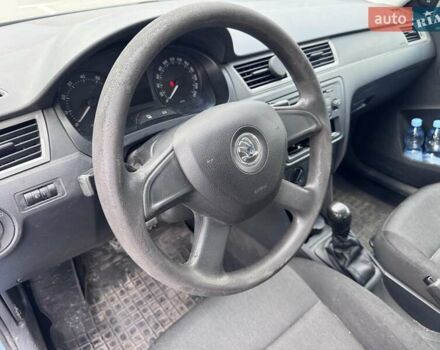 Синий Шкода Рапид, объемом двигателя 1.2 л и пробегом 132 тыс. км за 8000 $, фото 12 на Automoto.ua