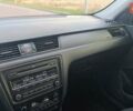 Синій Шкода Рапід, об'ємом двигуна 1.6 л та пробігом 165 тис. км за 8000 $, фото 12 на Automoto.ua