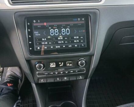 Синій Шкода Рапід, об'ємом двигуна 1.6 л та пробігом 123 тис. км за 8800 $, фото 4 на Automoto.ua