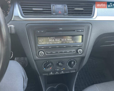 Синий Шкода Рапид, объемом двигателя 1.2 л и пробегом 243 тыс. км за 5800 $, фото 12 на Automoto.ua