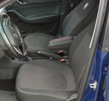 Синій Шкода Рапід, об'ємом двигуна 1.2 л та пробігом 125 тис. км за 9200 $, фото 10 на Automoto.ua
