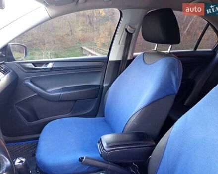 Синий Шкода Рапид, объемом двигателя 1.6 л и пробегом 221 тыс. км за 9900 $, фото 14 на Automoto.ua