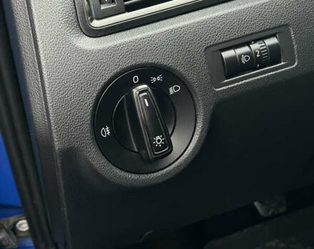 Синій Шкода Рапід, об'ємом двигуна 1.6 л та пробігом 141 тис. км за 9000 $, фото 28 на Automoto.ua