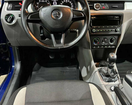 Синий Шкода Рапид, объемом двигателя 1.2 л и пробегом 200 тыс. км за 7500 $, фото 1 на Automoto.ua