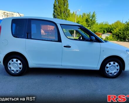 Белый Шкода Румстер, объемом двигателя 1.4 л и пробегом 285 тыс. км за 6350 $, фото 1 на Automoto.ua