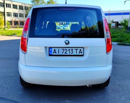 Белый Шкода Румстер, объемом двигателя 1.4 л и пробегом 285 тыс. км за 6350 $, фото 3 на Automoto.ua