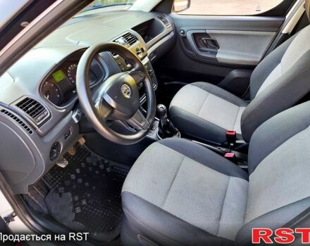 Белый Шкода Румстер, объемом двигателя 1.4 л и пробегом 285 тыс. км за 6350 $, фото 6 на Automoto.ua