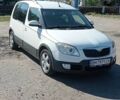 Белый Шкода Румстер, объемом двигателя 1.4 л и пробегом 320 тыс. км за 5496 $, фото 1 на Automoto.ua