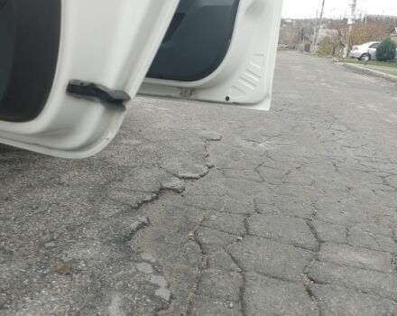 Белый Шкода Румстер, объемом двигателя 1.2 л и пробегом 170 тыс. км за 3600 $, фото 5 на Automoto.ua