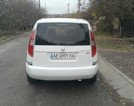 Белый Шкода Румстер, объемом двигателя 1.2 л и пробегом 170 тыс. км за 3600 $, фото 4 на Automoto.ua