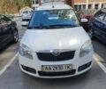 Белый Шкода Румстер, объемом двигателя 1.4 л и пробегом 240 тыс. км за 5000 $, фото 1 на Automoto.ua