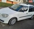 Белый Шкода Румстер, объемом двигателя 1.39 л и пробегом 286 тыс. км за 4300 $, фото 1 на Automoto.ua