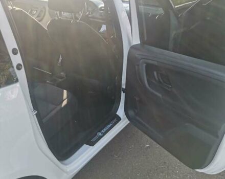 Белый Шкода Румстер, объемом двигателя 1.6 л и пробегом 214 тыс. км за 6000 $, фото 19 на Automoto.ua