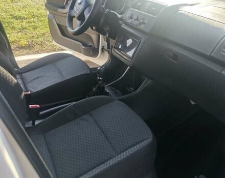 Белый Шкода Румстер, объемом двигателя 1.6 л и пробегом 214 тыс. км за 6000 $, фото 10 на Automoto.ua