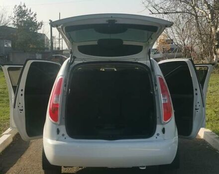 Белый Шкода Румстер, объемом двигателя 1.6 л и пробегом 214 тыс. км за 6000 $, фото 5 на Automoto.ua