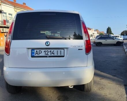 Белый Шкода Румстер, объемом двигателя 1.6 л и пробегом 192 тыс. км за 6500 $, фото 4 на Automoto.ua
